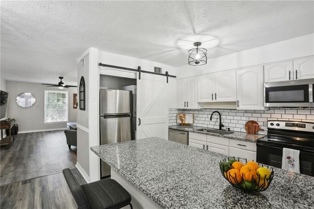 6700 Roswell Road 32C, Sandy Springs, GA 30328