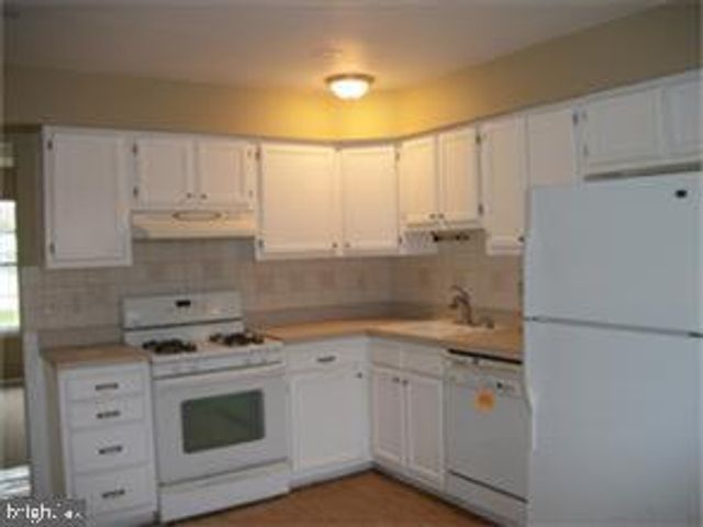 49 OLD ORCHARD DR, Sicklerville, NJ 08081