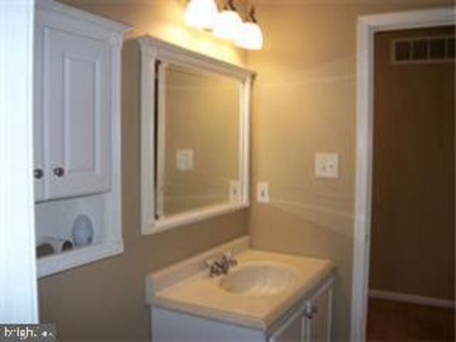 49 OLD ORCHARD DR, Sicklerville, NJ 08081