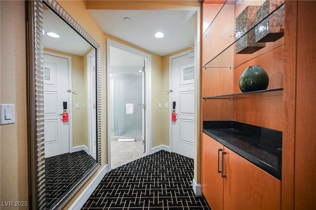 2000 FASHION SHOW Drive 2615, Las Vegas, NV 89109