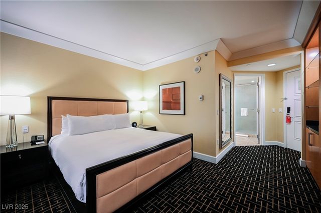 2000 FASHION SHOW Drive 2615, Las Vegas, NV 89109