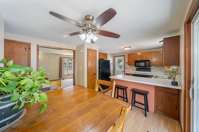1605 THORNTON DRIVE, Oshkosh, WI 54904