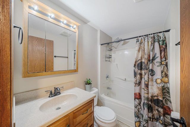 1605 THORNTON DRIVE, Oshkosh, WI 54904