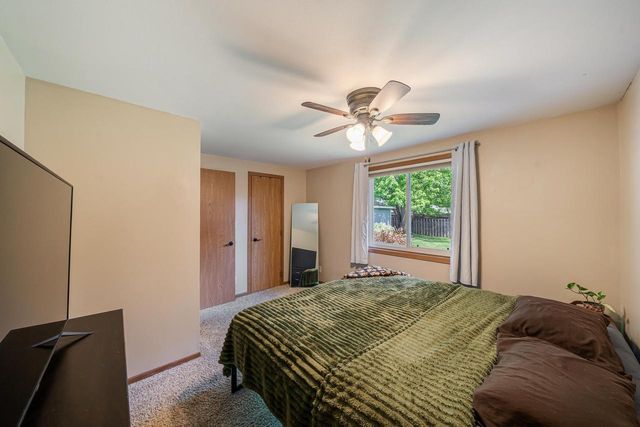 1605 THORNTON DRIVE, Oshkosh, WI 54904