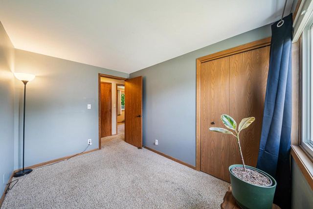 1605 THORNTON DRIVE, Oshkosh, WI 54904