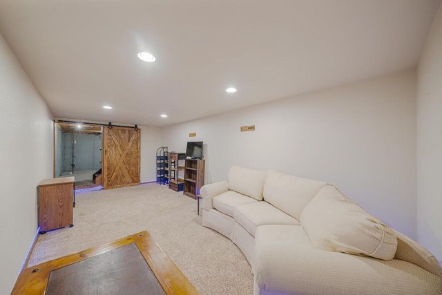 1605 THORNTON DRIVE, Oshkosh, WI 54904