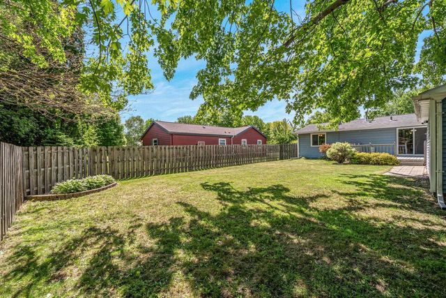 1605 THORNTON DRIVE, Oshkosh, WI 54904