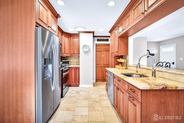 423 S Plainfield Avenue S, South Plainfield, NJ 07080