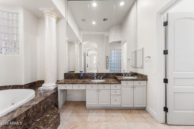 700 N DOBSON Road 36, Chandler, AZ 85224