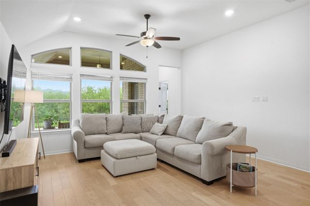 648 Cherrystone LOOP, Buda, TX 78610