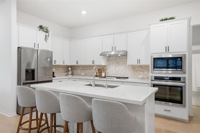 648 Cherrystone LOOP, Buda, TX 78610