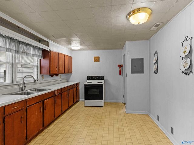 2012 Summer Street, Huntsville, AL 35805