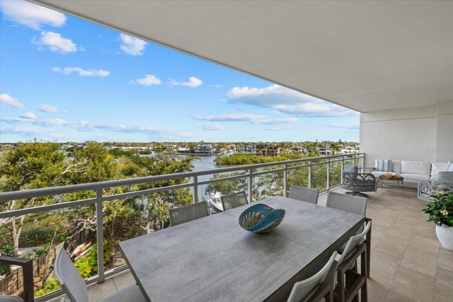 1660 SUMMERHOUSE LANE 402, Sarasota, FL 34242