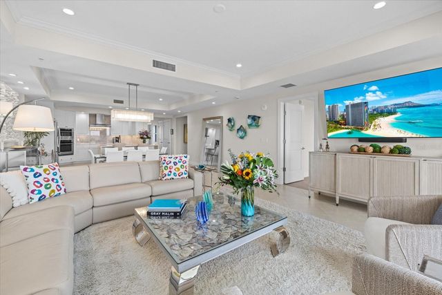 1660 SUMMERHOUSE LANE 402, Sarasota, FL 34242