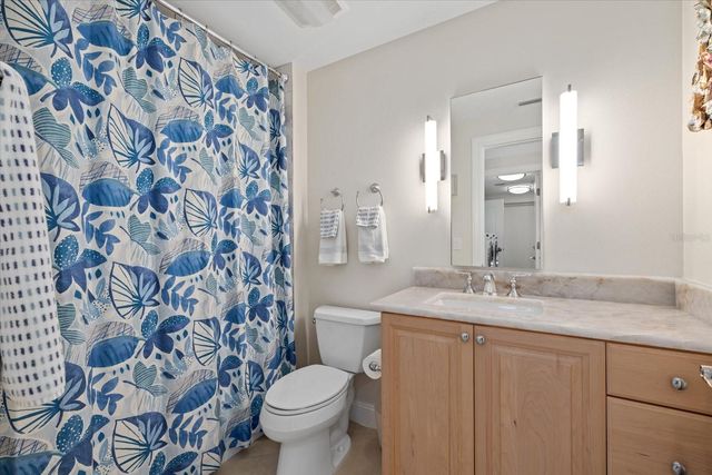 1660 SUMMERHOUSE LANE 402, Sarasota, FL 34242