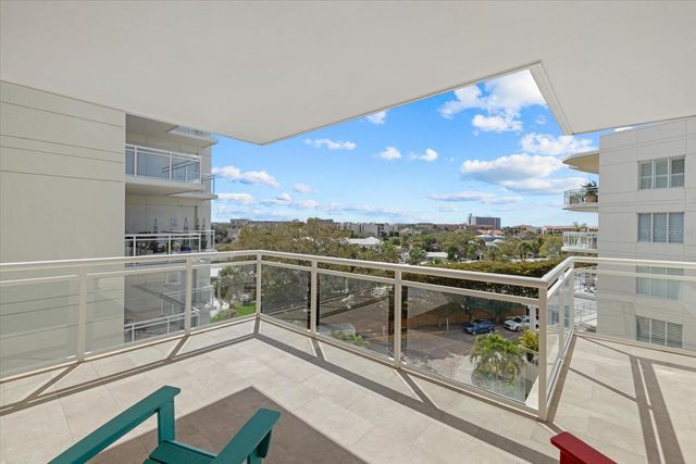 1660 SUMMERHOUSE LANE 402, Sarasota, FL 34242