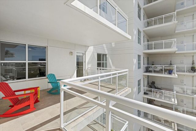 1660 SUMMERHOUSE LANE 402, Sarasota, FL 34242