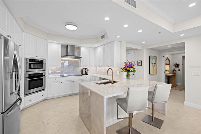 1660 SUMMERHOUSE LANE 402, Sarasota, FL 34242