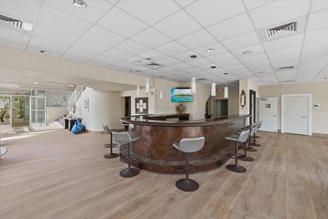 1660 SUMMERHOUSE LANE 402, Sarasota, FL 34242