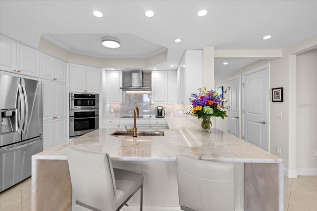 1660 SUMMERHOUSE LANE 402, Sarasota, FL 34242