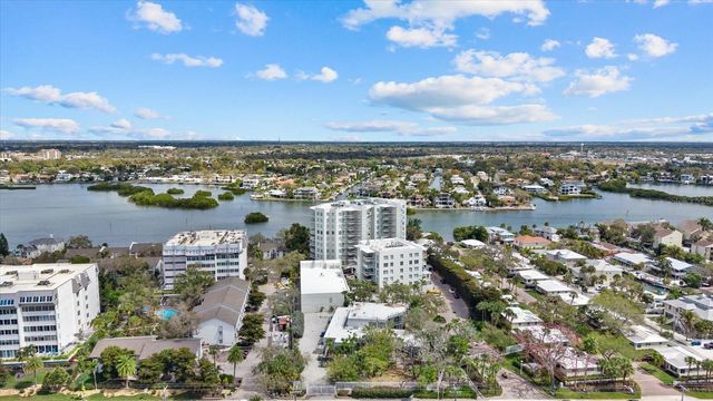 1660 SUMMERHOUSE LANE 402, Sarasota, FL 34242