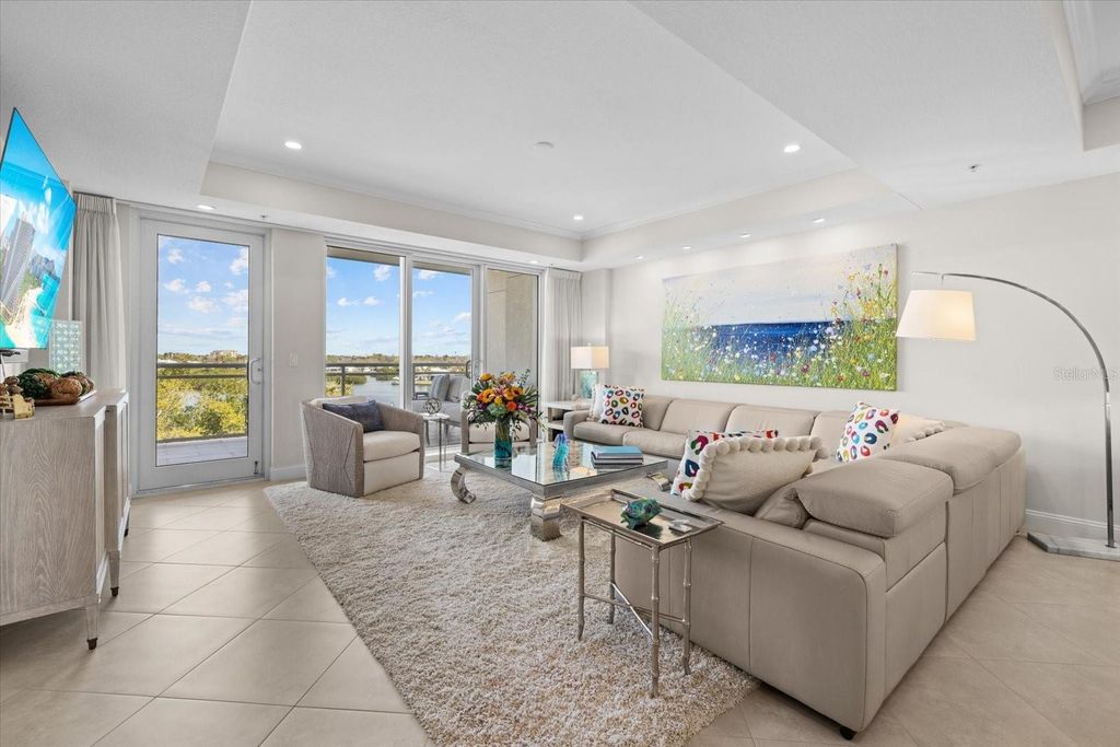 Image 12 of property listing at 1660 SUMMERHOUSE LANE 402, Sarasota, FL 34242