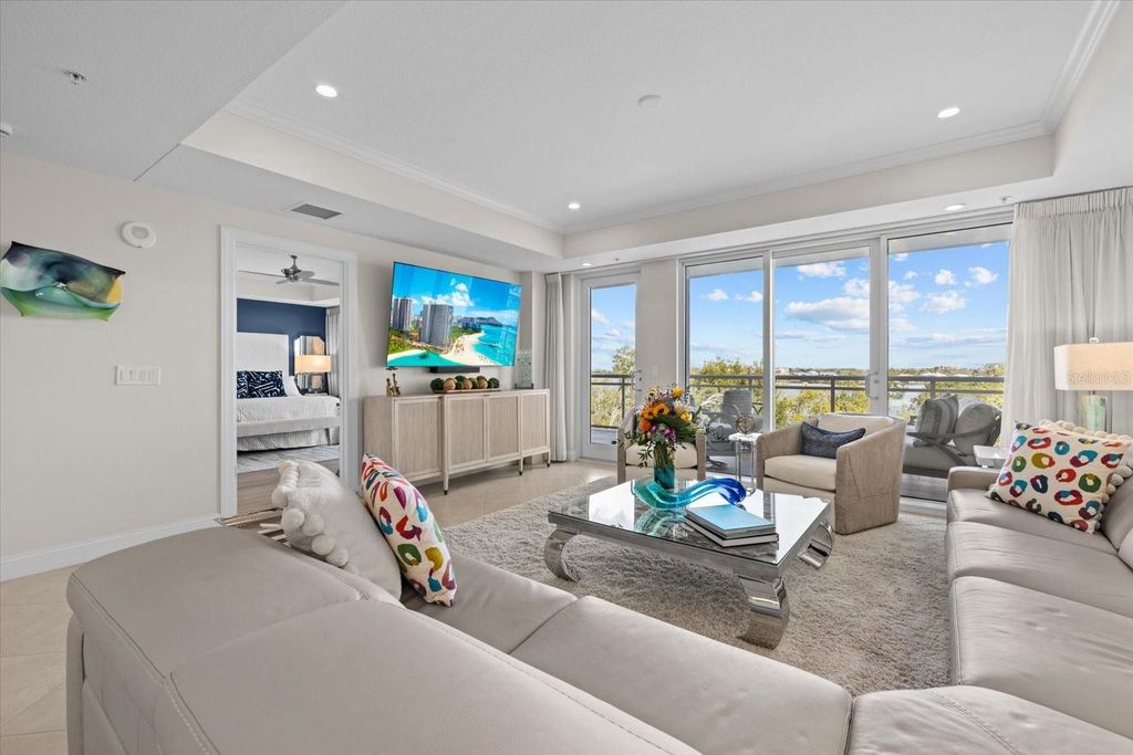 Image 13 of property listing at 1660 SUMMERHOUSE LANE 402, Sarasota, FL 34242