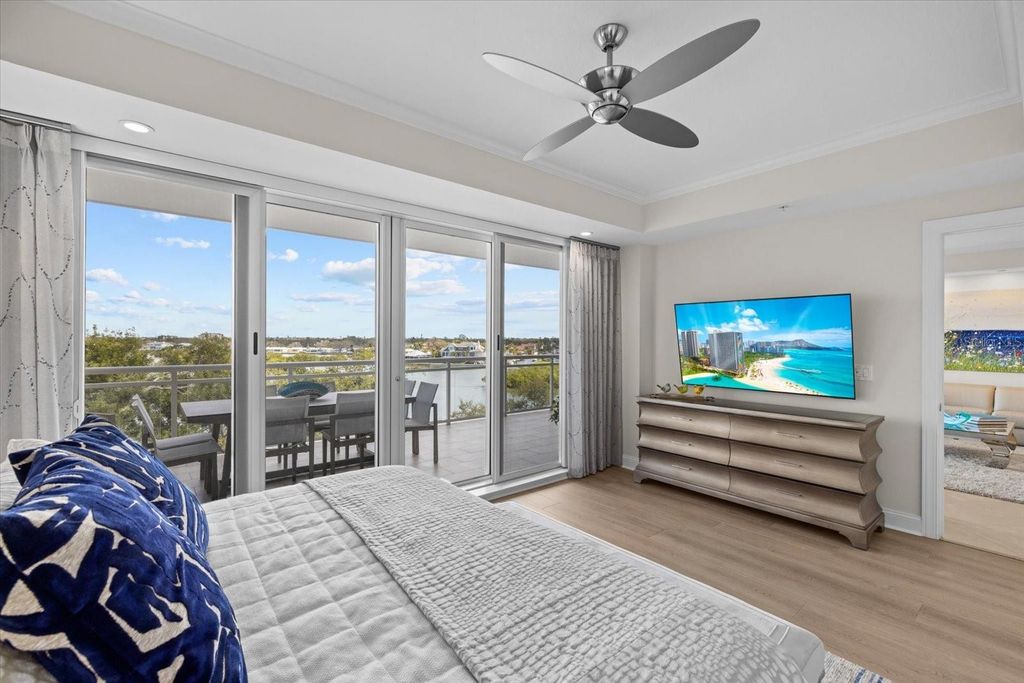 Image 22 of property listing at 1660 SUMMERHOUSE LANE 402, Sarasota, FL 34242