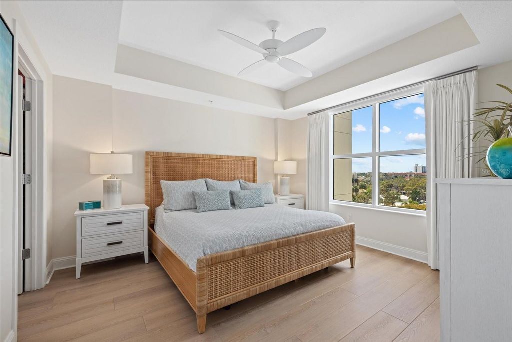 Image 28 of property listing at 1660 SUMMERHOUSE LANE 402, Sarasota, FL 34242