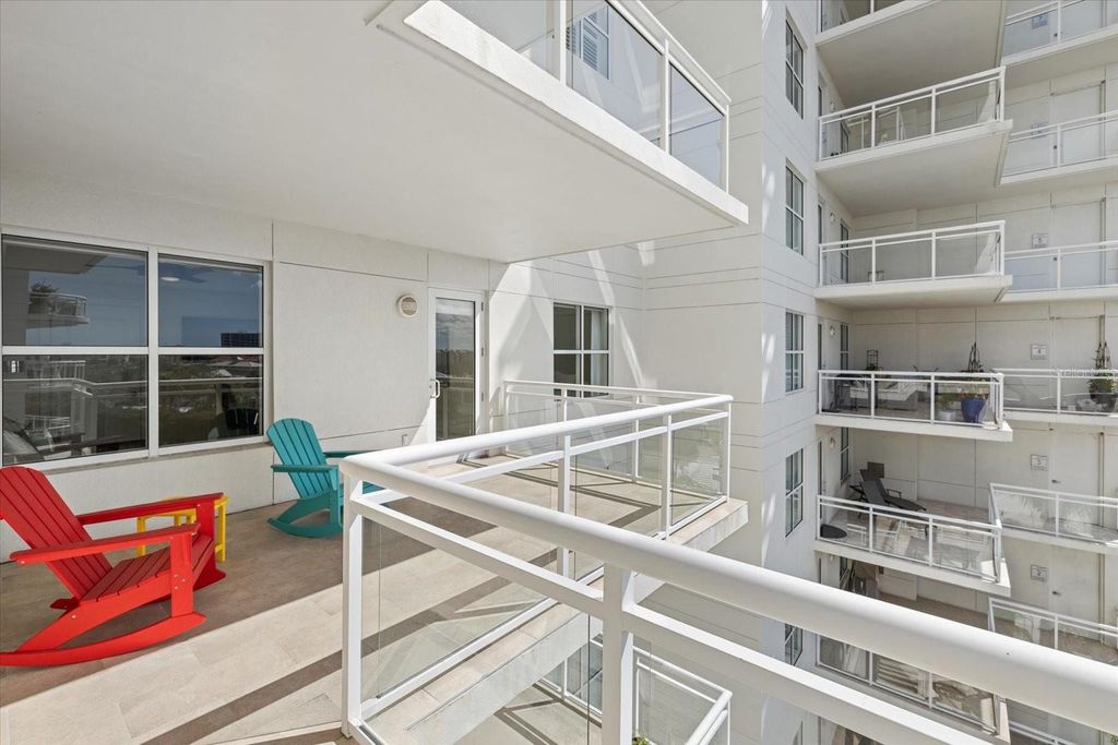 Image 35 of property listing at 1660 SUMMERHOUSE LANE 402, Sarasota, FL 34242