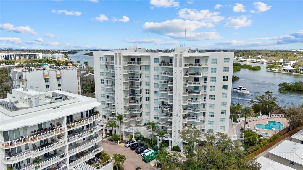 Image 70 of property listing at 1660 SUMMERHOUSE LANE 402, Sarasota, FL 34242