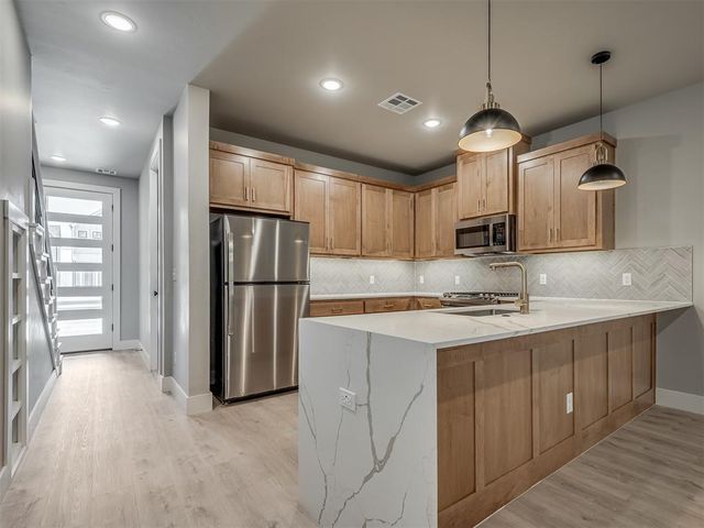 611 W 2nd Street, Edmond, OK 73003