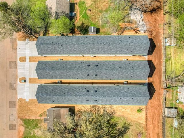 611 W 2nd Street, Edmond, OK 73003