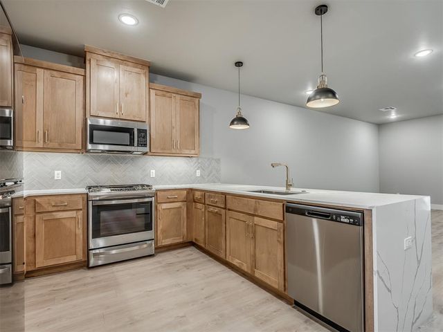 611 W 2nd Street, Edmond, OK 73003