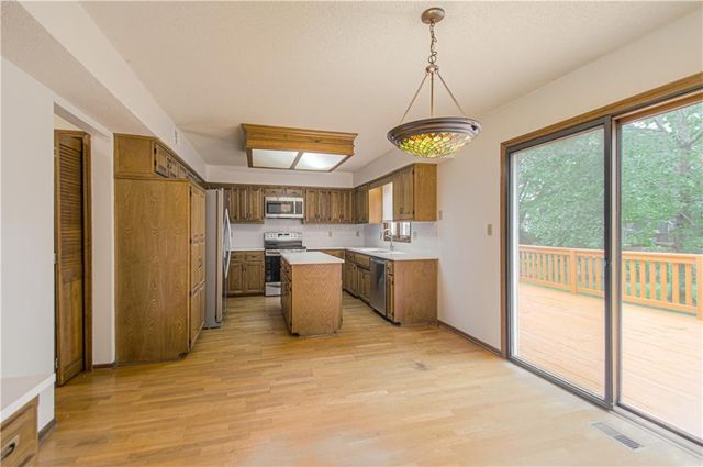 12100 Beverly Street, Overland Park, KS 66209