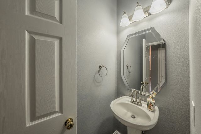 6621 Alliance Drive, The Colony, TX 75056