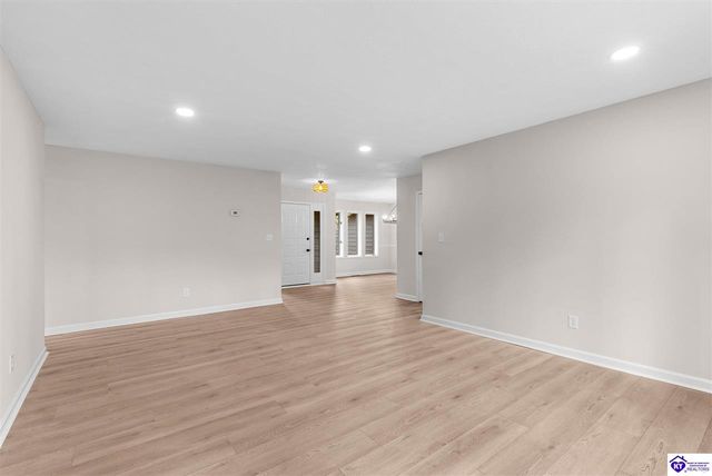 328 Thicket Drive, Elizabethtown, KY 42701