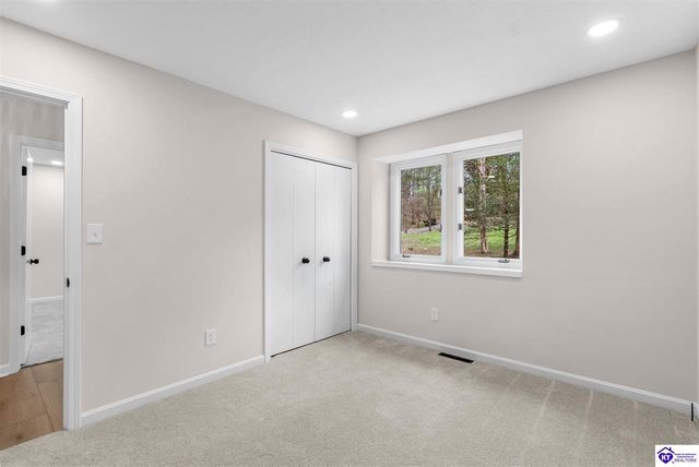 328 Thicket Drive, Elizabethtown, KY 42701