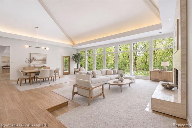 291 Barden Road, Bloomfield Hills, MI 48304