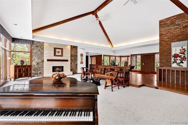 291 Barden Road, Bloomfield Hills, MI 48304