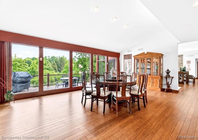 291 Barden Road, Bloomfield Hills, MI 48304