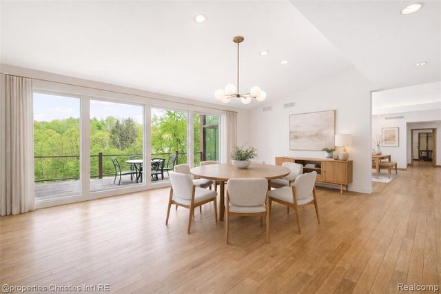 291 Barden Road, Bloomfield Hills, MI 48304