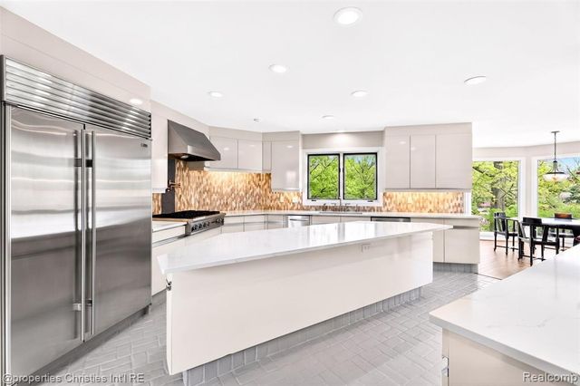 291 Barden Road, Bloomfield Hills, MI 48304