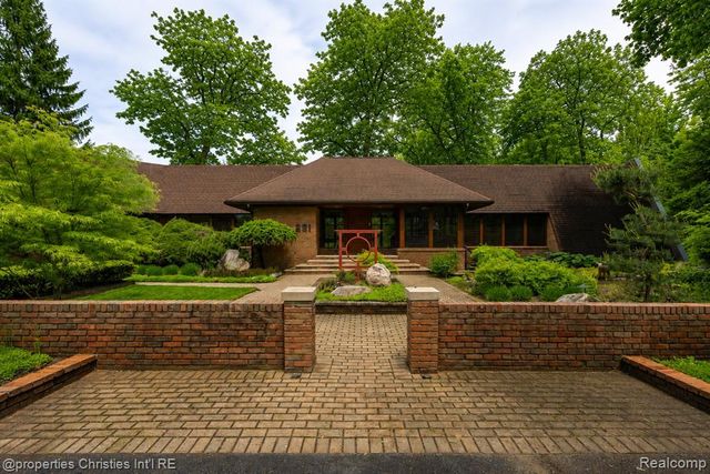 291 Barden Road, Bloomfield Hills, MI 48304