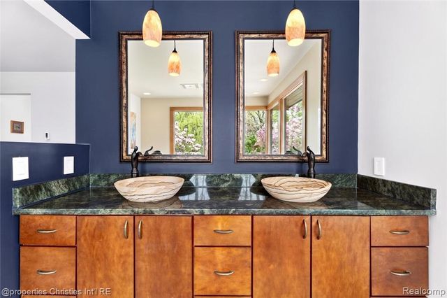291 Barden Road, Bloomfield Hills, MI 48304