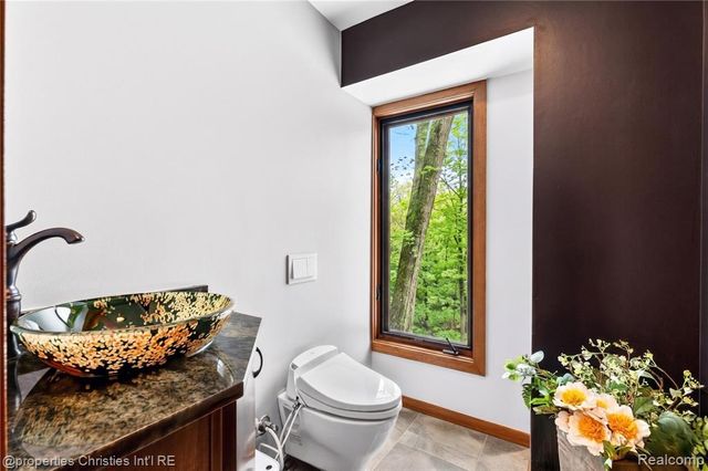 291 Barden Road, Bloomfield Hills, MI 48304