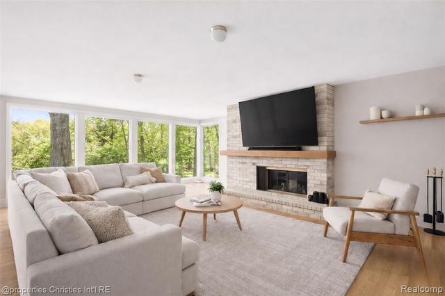 291 Barden Road, Bloomfield Hills, MI 48304