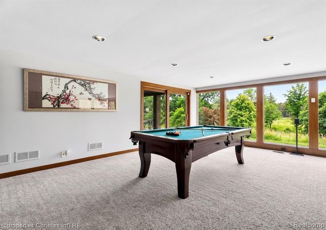 291 Barden Road, Bloomfield Hills, MI 48304