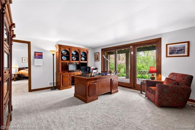 291 Barden Road, Bloomfield Hills, MI 48304