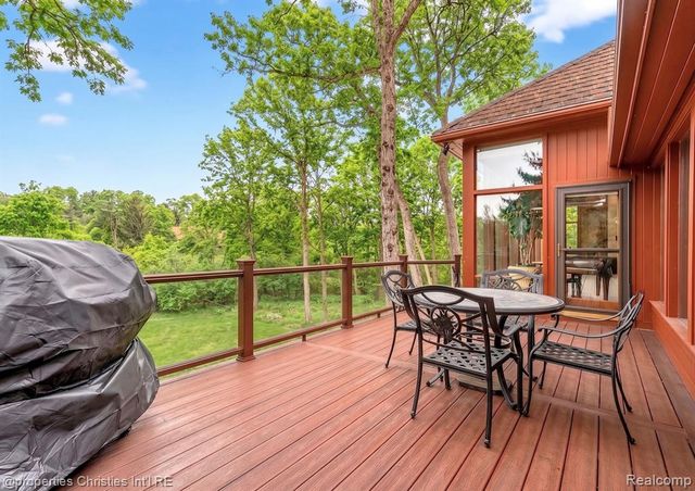 291 Barden Road, Bloomfield Hills, MI 48304